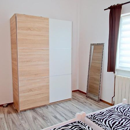 LoborikaApartmans Dina And Hana Radeki Polje 50公寓 外观 照片