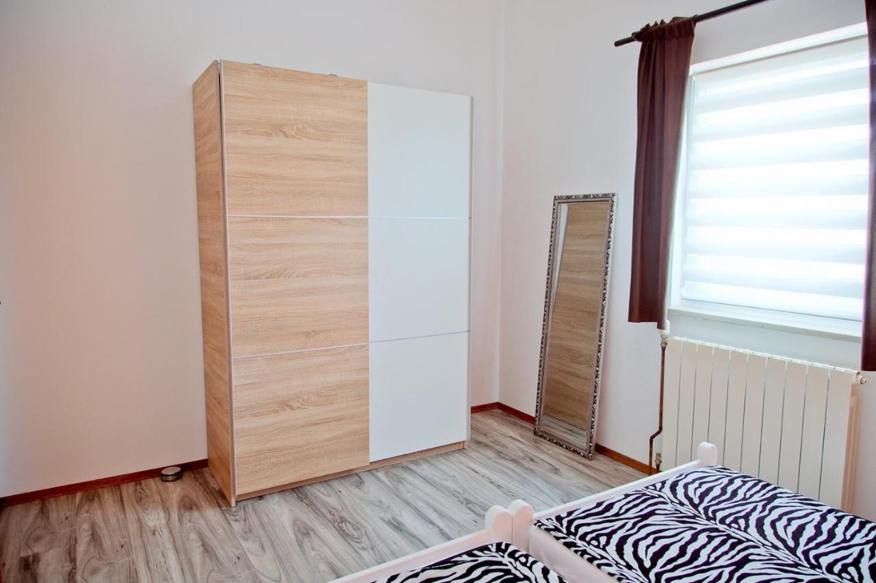 LoborikaApartmans Dina And Hana Radeki Polje 50公寓 外观 照片