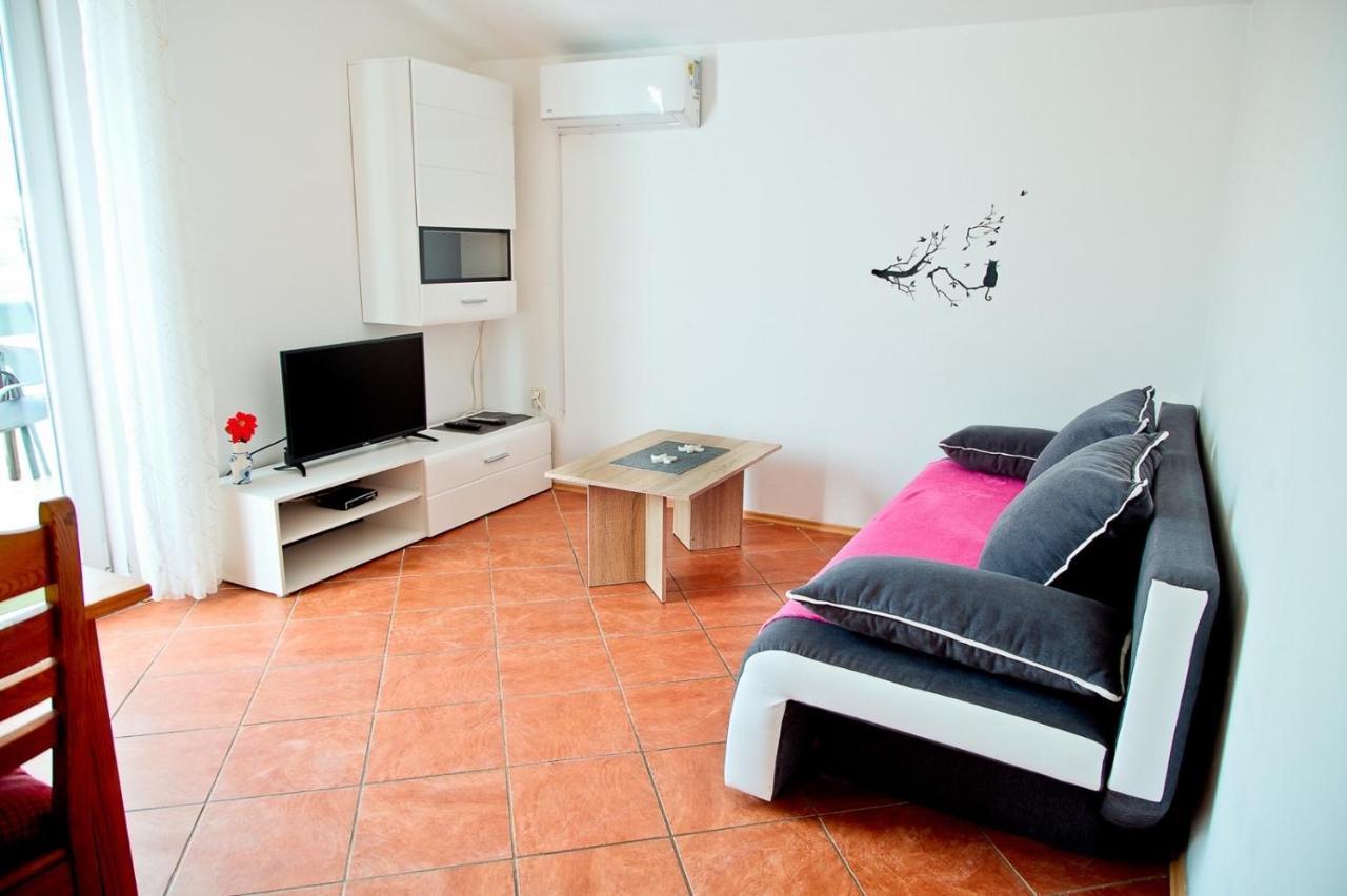 LoborikaApartmans Dina And Hana Radeki Polje 50公寓 外观 照片