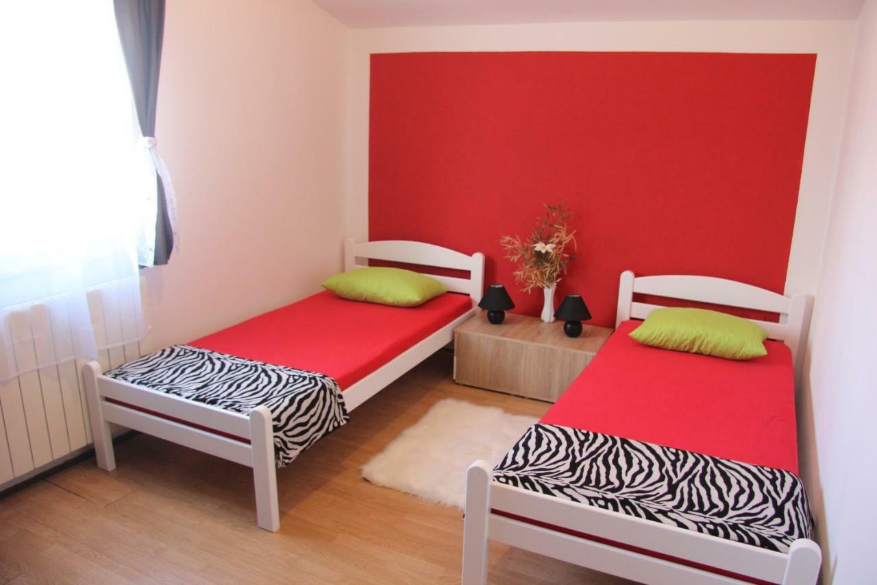 LoborikaApartmans Dina And Hana Radeki Polje 50公寓 外观 照片