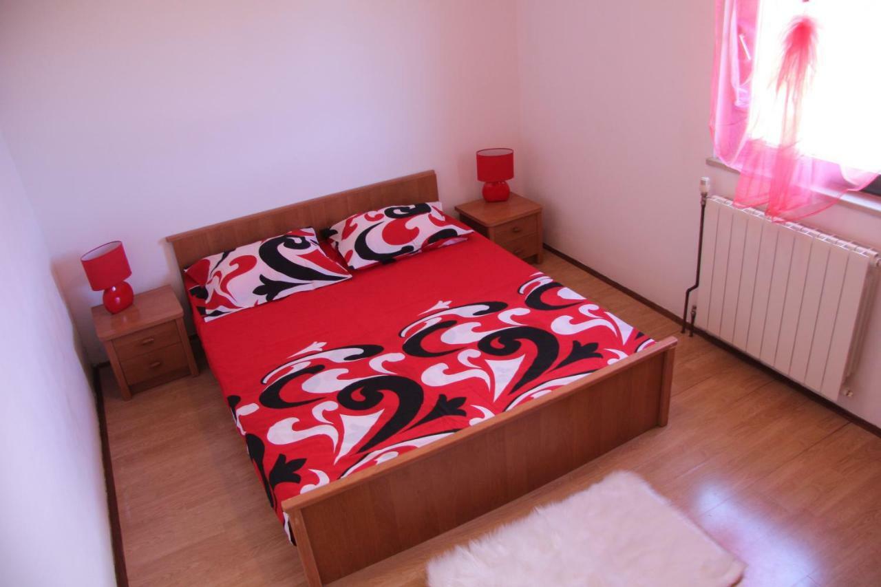 LoborikaApartmans Dina And Hana Radeki Polje 50公寓 外观 照片